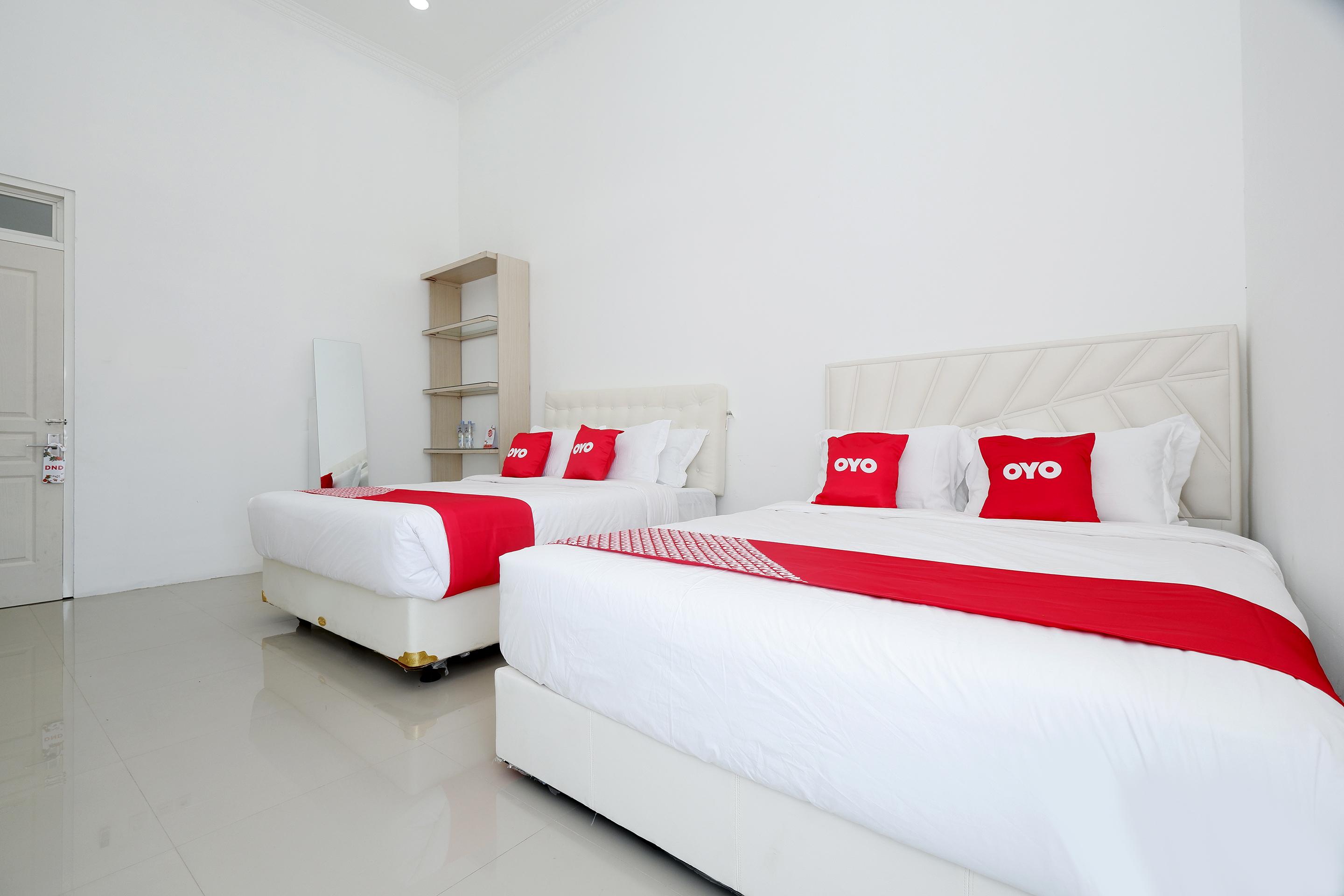 Griya Rw Family Guest House Redpartner Solo Exterior foto