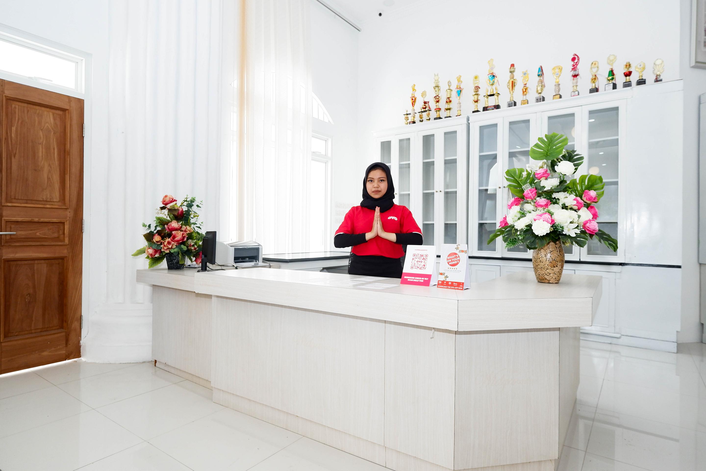 Griya Rw Family Guest House Redpartner Solo Exterior foto