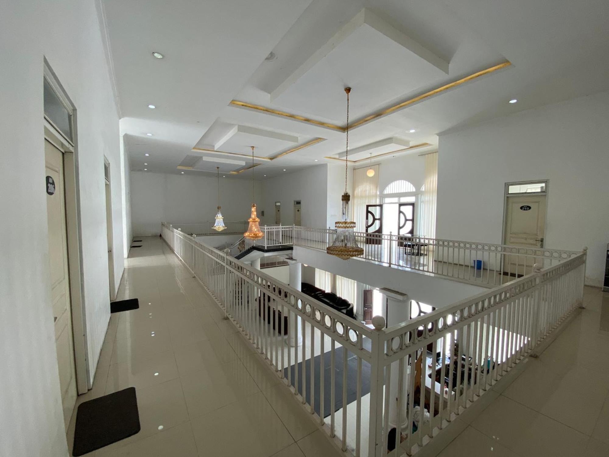 Griya Rw Family Guest House Redpartner Solo Exterior foto