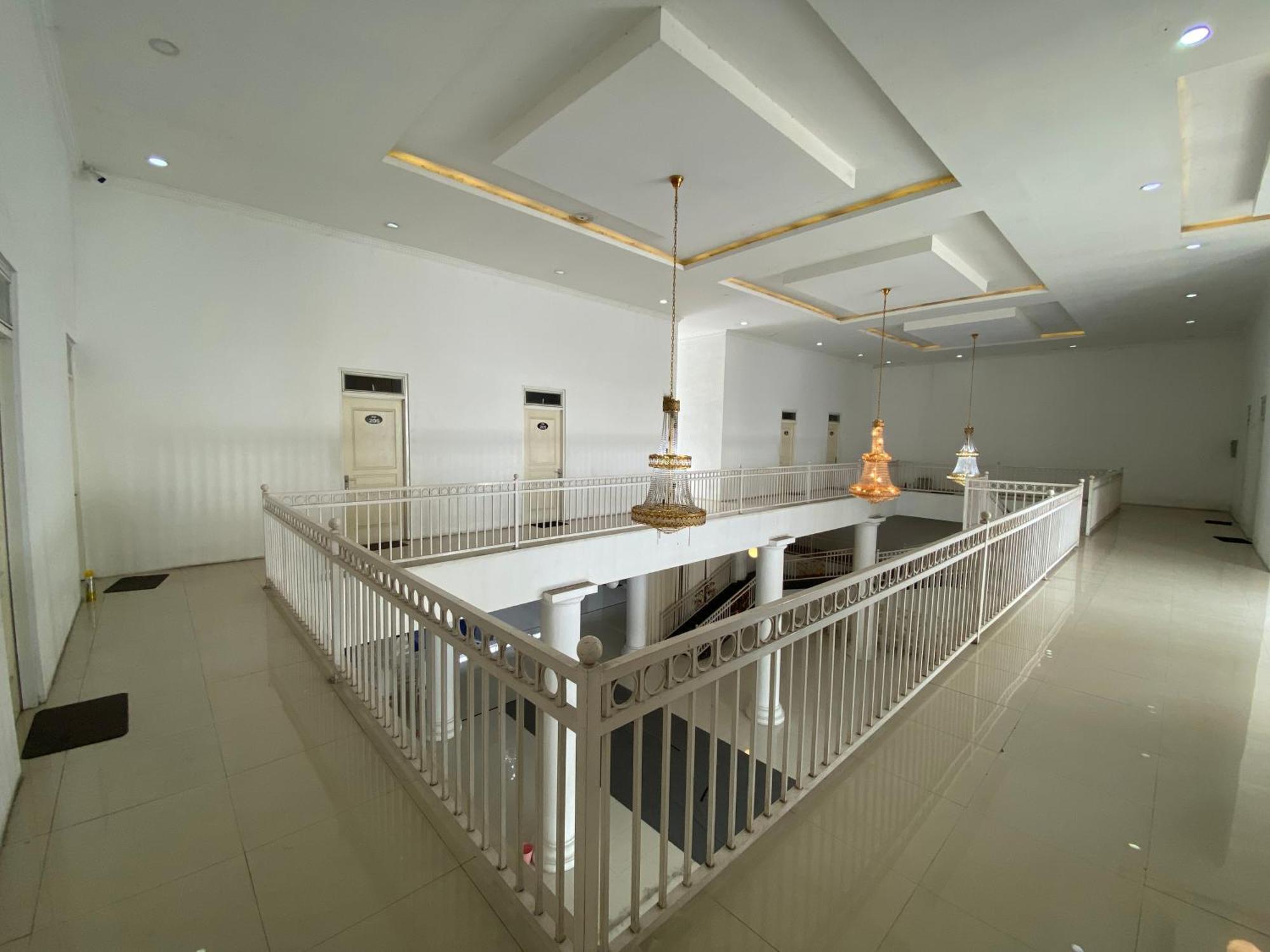 Griya Rw Family Guest House Redpartner Solo Exterior foto