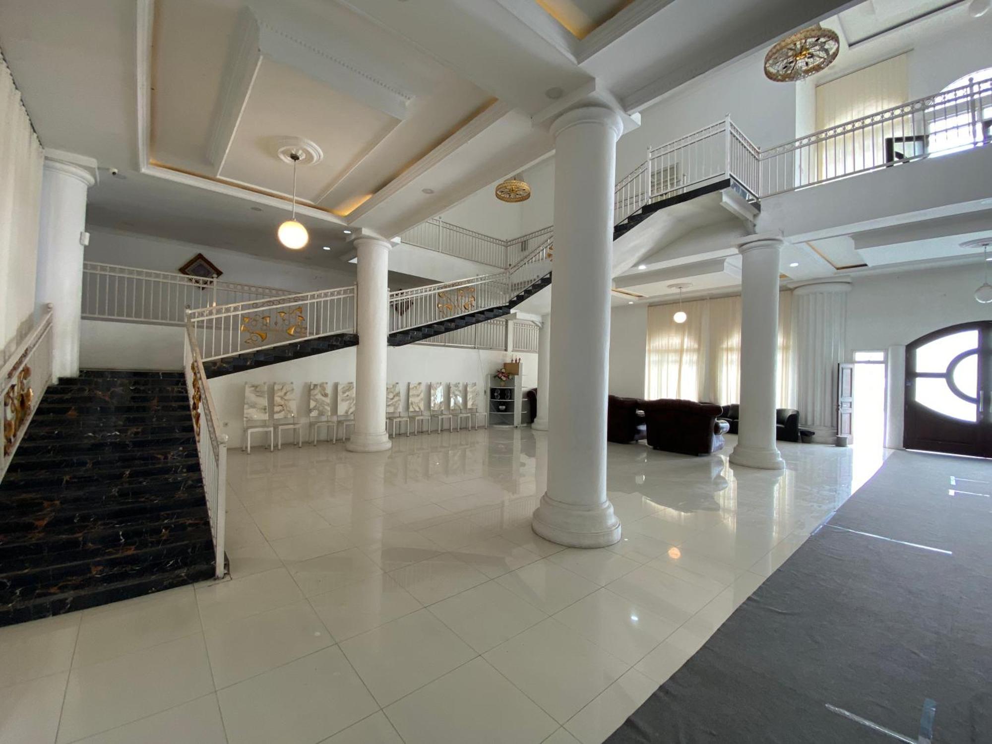 Griya Rw Family Guest House Redpartner Solo Exterior foto