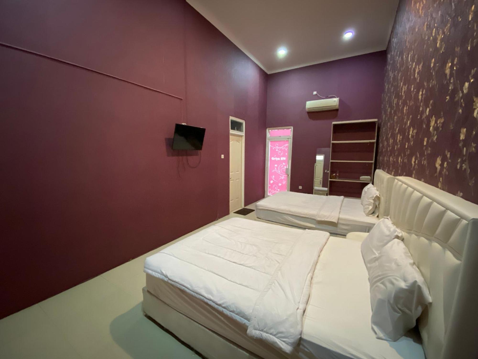 Griya Rw Family Guest House Redpartner Solo Exterior foto