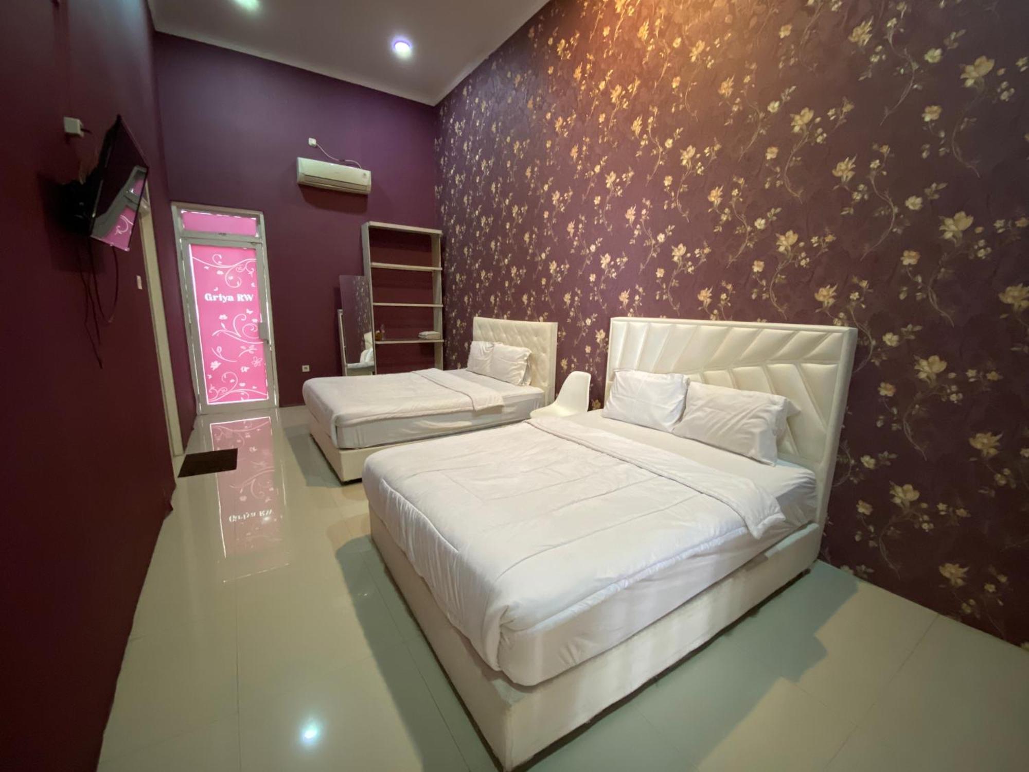 Griya Rw Family Guest House Redpartner Solo Exterior foto